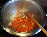 Foto del paso 4 de la receta: Sopa de lechuga con jamón curado y cansalada