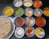 રોટી નાચોસ ચાટ (Roti nachos chaat recipe in gujarati) રેસીપી સ્ટેપ1ફોટો