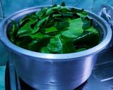 Foto langkah ke 1 dari resep Botok Daun Mengkudu Teri Medan.