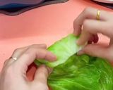 Hình bước làm 4 của món Bắp cải cuộn xốt cà