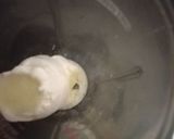 A picture of step 1 of KitKat Vanilla ThickShake.