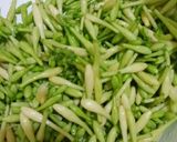 Foto langkah ke 1 dari resep Tumis Teri Bunga Pepaya.
