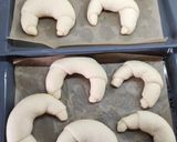 Vajas kifli recept fázis 5 fotója