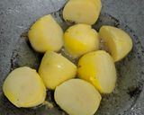 A picture of step 1 of Kaju vale aloo.