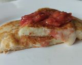 Foto del paso 9 de la receta: Panquecas de yuca y queso rellenos de dulce de guayaba🥯🥞🧀