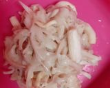 Foto langkah ke 1 dari resep Cumi Jamur Oseng Mercon.