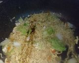 Foto langkah ke 5 dari resep Indomie nyemek.