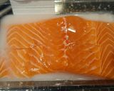 A picture of step 1 of Grilled salmon soaked in soy sauce.