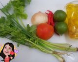 รูปขั้นตอนการทำที่ 2 ของ ยำหมูยอไส้กรอก ใส่ซอสพริก #6