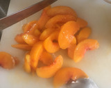 Foto del paso 4 de la receta: Postre con frutas en almíbar🍑🍐🍍