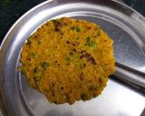 A picture of step 5 of Oats chilla.