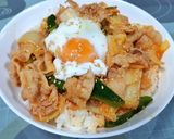 รูปขั้นตอนการทำที่ 5 ของ ข้าวหน้าหมูกิมจิไข่ออนเซ็น (Buta Kimchi Don)
