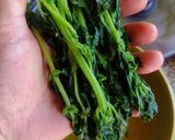 Foto del paso 2 de la receta: Ensaladita de 🥦 brócoli, con...ORTIGAS!