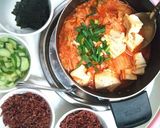 Hình bước làm 6 của món Canh kim chi ức gà gạo lứt ăn kèm rong biển (Eat clean)