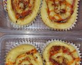 Foto langkah ke 10 dari resep Pizza Roll.