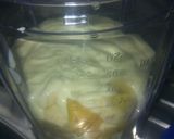 A picture of step 4 of Banana, mango, lemon smoothie.