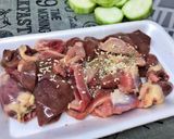 Hình bước làm 2 của món Lòng gà xào mướp