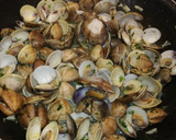 Foto del paso 1 de la receta: Espaguetis con chirlas