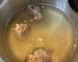 Hình bước làm 2 của món Canh Khoai Sọ Rau Nhút Nấu Sườn