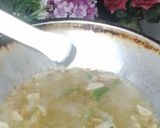 Foto langkah ke 2 dari resep Resep Sayur Bening Bayam Rumahan yang enak dan mudah.