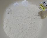 Foto langkah ke 2 dari resep Bolu Kukus Mekar Karamel.