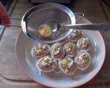 Foto del paso 9 de la receta: 241. Huevos rellenos de paté de cerdo