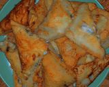 A picture of step 4 of Avocado Samosas.