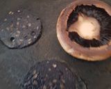 A picture of step 1 of My Breakfast stuffed Mushroom. 😁.