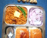 व्हेज खिमा पाव (veg kheema pav recipe in marathi) रेसिपी स्टेप 7 फोटो 