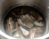 A picture of step 1 of Kienyeji kuku curry.