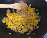 Une image de l'étape 8 de One pot pasta « Marin » aux thon, poivron jaune, algues et bouillon de crevettes.