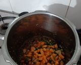 મિક્સ દાલ વેજ ખીચડી (Mix Dal Veg. Khichdi Recipe In Gujarati) રેસીપી સ્ટેપ2ફોટો