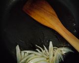 Foto langkah ke 2 dari resep Ayam Kuah Kemangi.