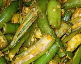 मसाला हरी मिर्च फ्राई(masala mirch fry recipe in hindi) रेसिपी चरण 4 फोटो