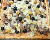Foto del passaggio 14 della ricetta Pizza capricciosa (a modo mio)