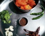A picture of step 1 of Tomato sauce.