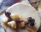 Foto del paso 4 de la receta: Bocaditos de manzana y pasas de uva🌺