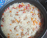 Foto del paso 1 de la receta: Arroz con chistorra, pimiento y zanahoria con huevo frito