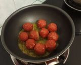 Foto langkah ke 2 dari resep Semur Bola Bola Daging isi Telur Puyuh.