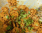 कमल ककड़ी की सब्जी (lotus stam dry sabji recipe in Hindi) रेसिपी चरण 3 फोटो