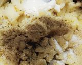 A picture of step 2 of Baked Potato Balls with Chicken.