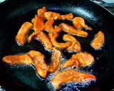 A picture of step 2 of Crispy Chicken in Hot Garlic Sauce.