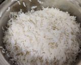 A picture of step 1 of Nasi goreng(vegetarian).