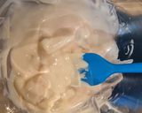 Foto del paso 2 de la receta Bizcocho de chocolate blanco con cobertura de Milka
