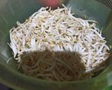 Foto langkah ke 2 dari resep Tumis toge sosis.