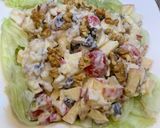 A picture of step 5 of Apple Waldorf salad🍎🥬🍅🥗.