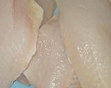 Foto del paso 1 de la receta: Gallineta en salsa de azafrán