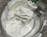 A picture of step 3 of Mimosa Pavlova 💛.