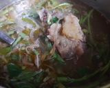 Hình bước làm 3 của món Canh xương bò nấu rau muống bắp chuối