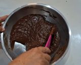 Foto langkah ke 4 dari resep Bolu kukus pisang isian coklat.